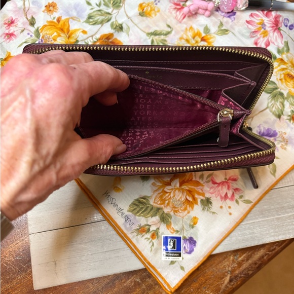 Kate Spade Laurel Way Stacy Wallet in Deep Plum. Beautiful saffiano leather - Picture 11 of 13